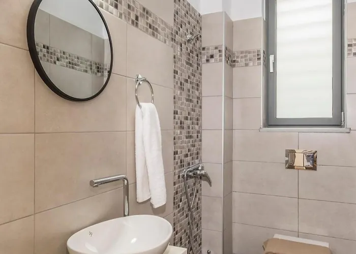 Villa Park View And Near The Sea With Private Pool 1 *