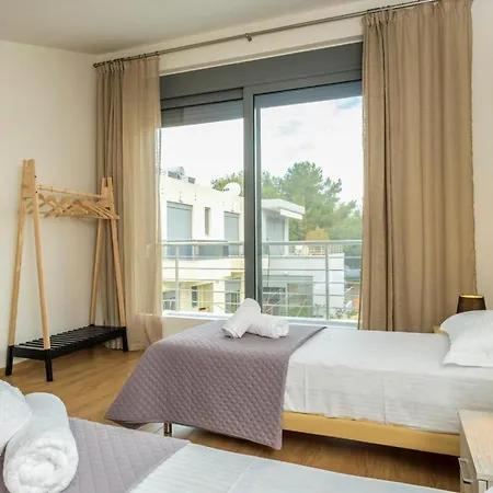 빌라 Park View And Near The Sea With Private Pool 1 *