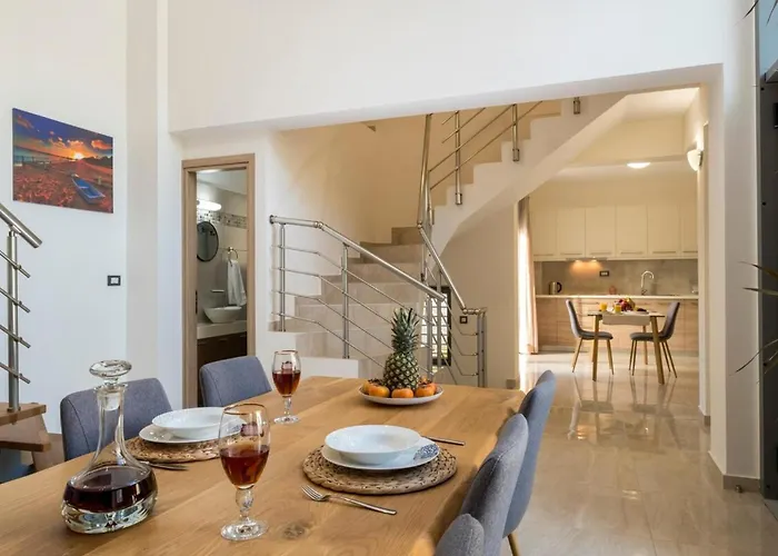 Villa Park View And Near The Sea With Private Pool 1 *